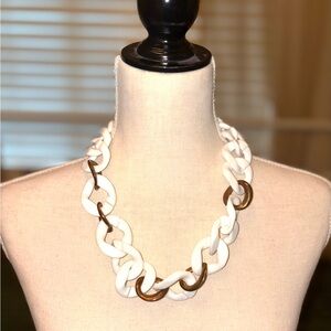 Chic White and Gold Link Necklace